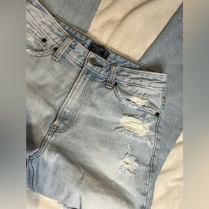 Abercrombie & Fitch Ripped Mom Jean Size 26